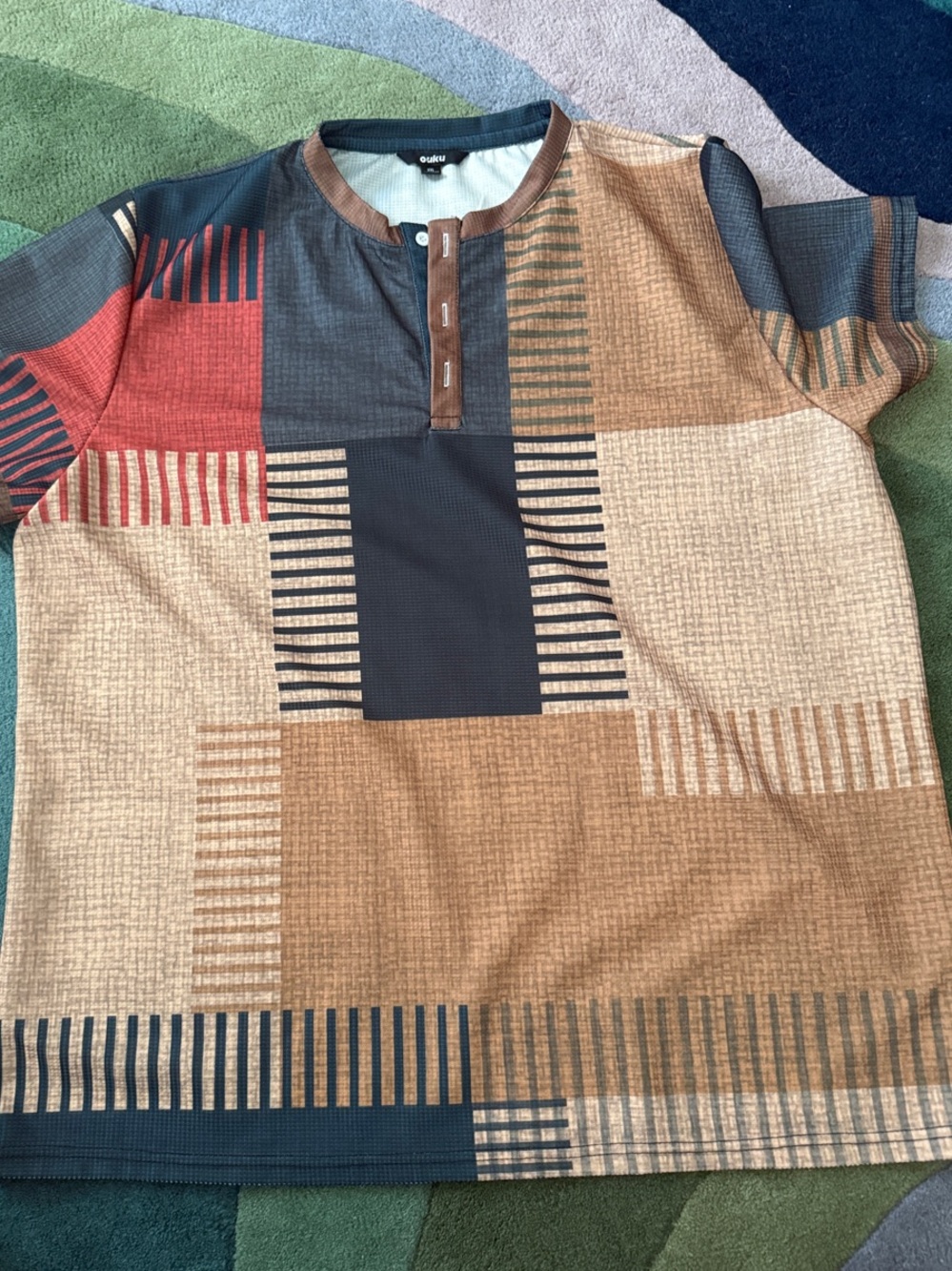 Lot of 3 fun Casual Short-Sleeve Button-Down Shirts.  Monkey Print, sun, pattern - Picture 6 of 7